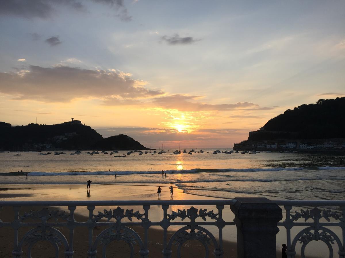 Pensión Urkia San Sebastian Bagian luar foto